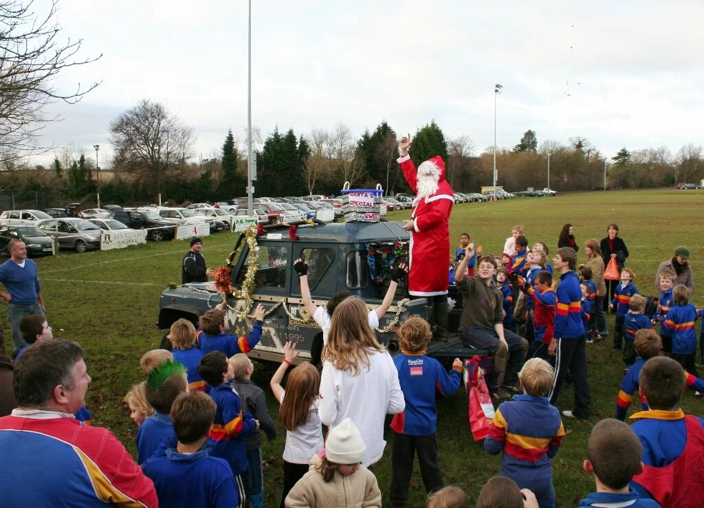 SANTA FINDS TIME TO DROP IN..........